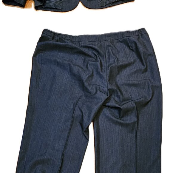 24W Jones New York Two Piece Suit - Picture 4 of 4